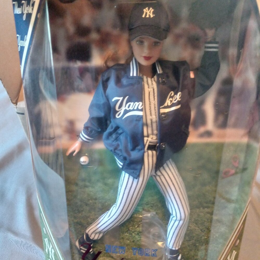 Rare Vintage 1999 New York Yankees Barbie Doll